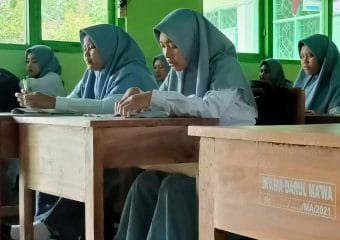 pembiasaan-keagamaan-tahlil-istighosah-yasin-waqi’ah-madrasah-aliyah-darul-makwa-plandirejo