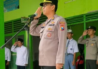 upacara-bendera-ma-darul-makwa-plandirejo-kapolsek-1