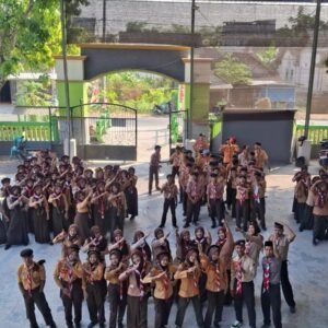 SEMARAK PERINGATAN HARI PRAMUKA KE-65 DI PANGKALAN MA DARUL MA'WA PLANDIREJO BERLANGSUNG KHIDMAT DAN PENUH AKSI NYATA